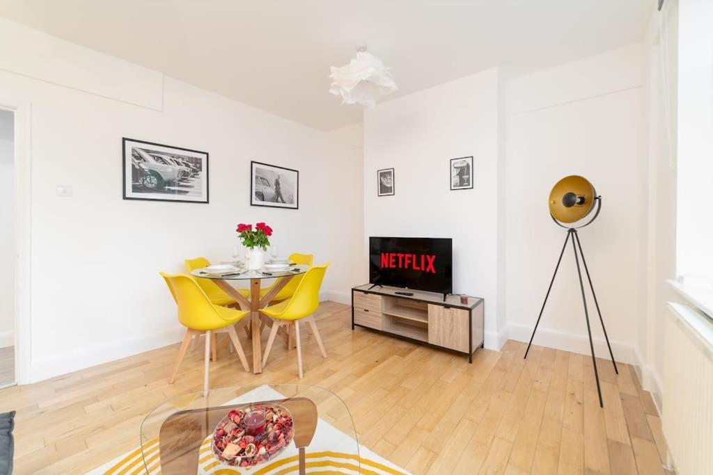 Two Bedroom Apartment By Buonomo Stays Short Lets & Serviced Accommodation In Balham With Balcony Λονδίνο Εξωτερικό φωτογραφία